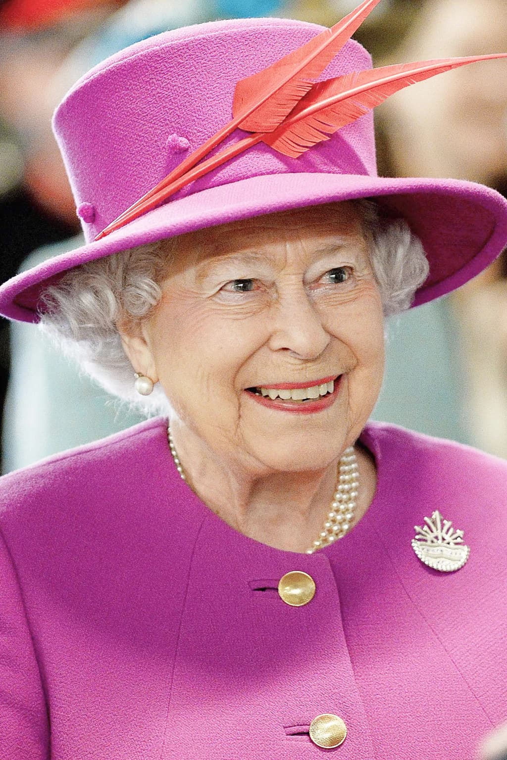 Portrait photograph of Elizabeth II